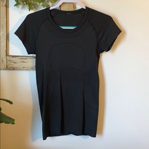 Black Lululemon swiftly tech